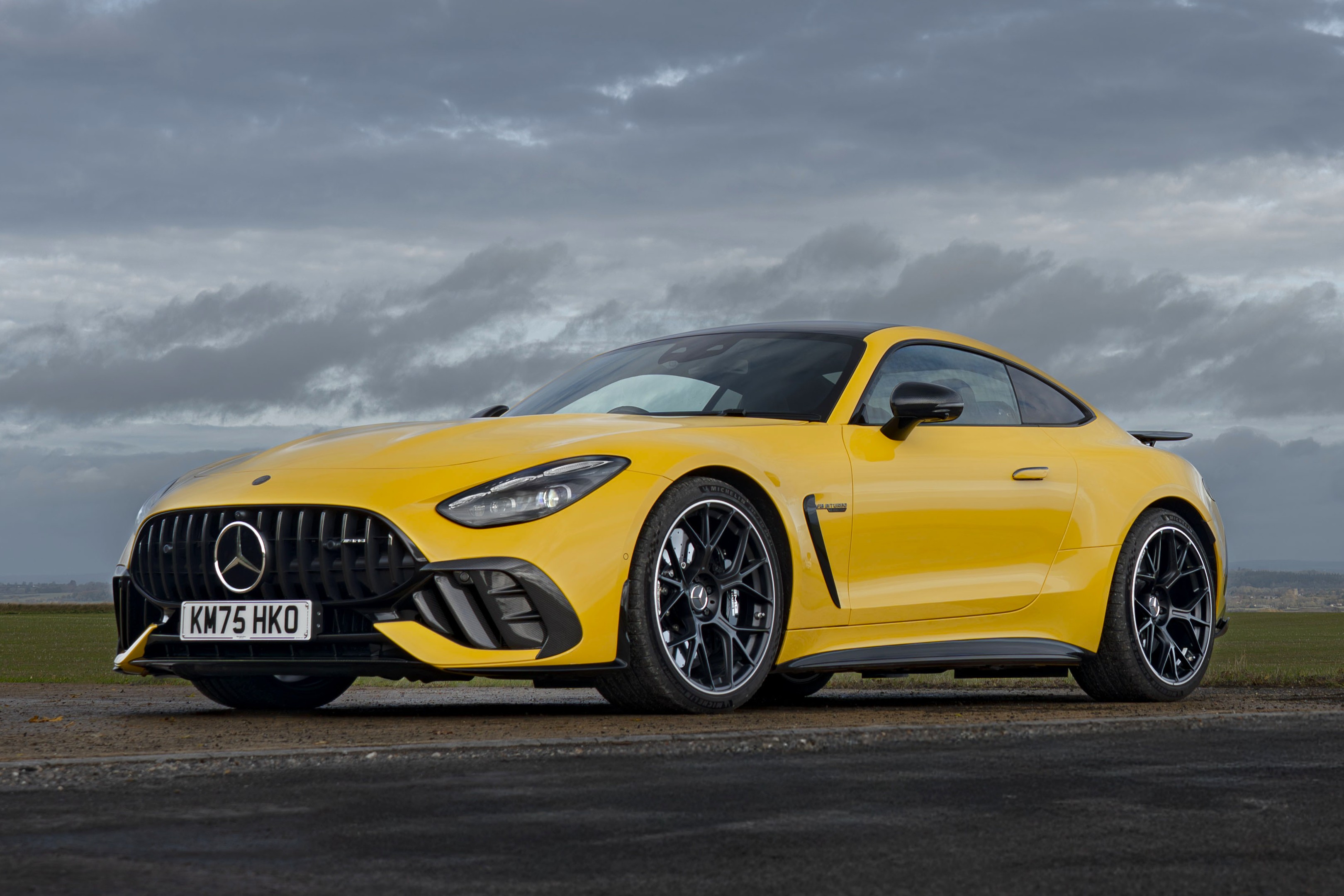 Mercedes_AMG_GT_Coupe_2025_001.jpg