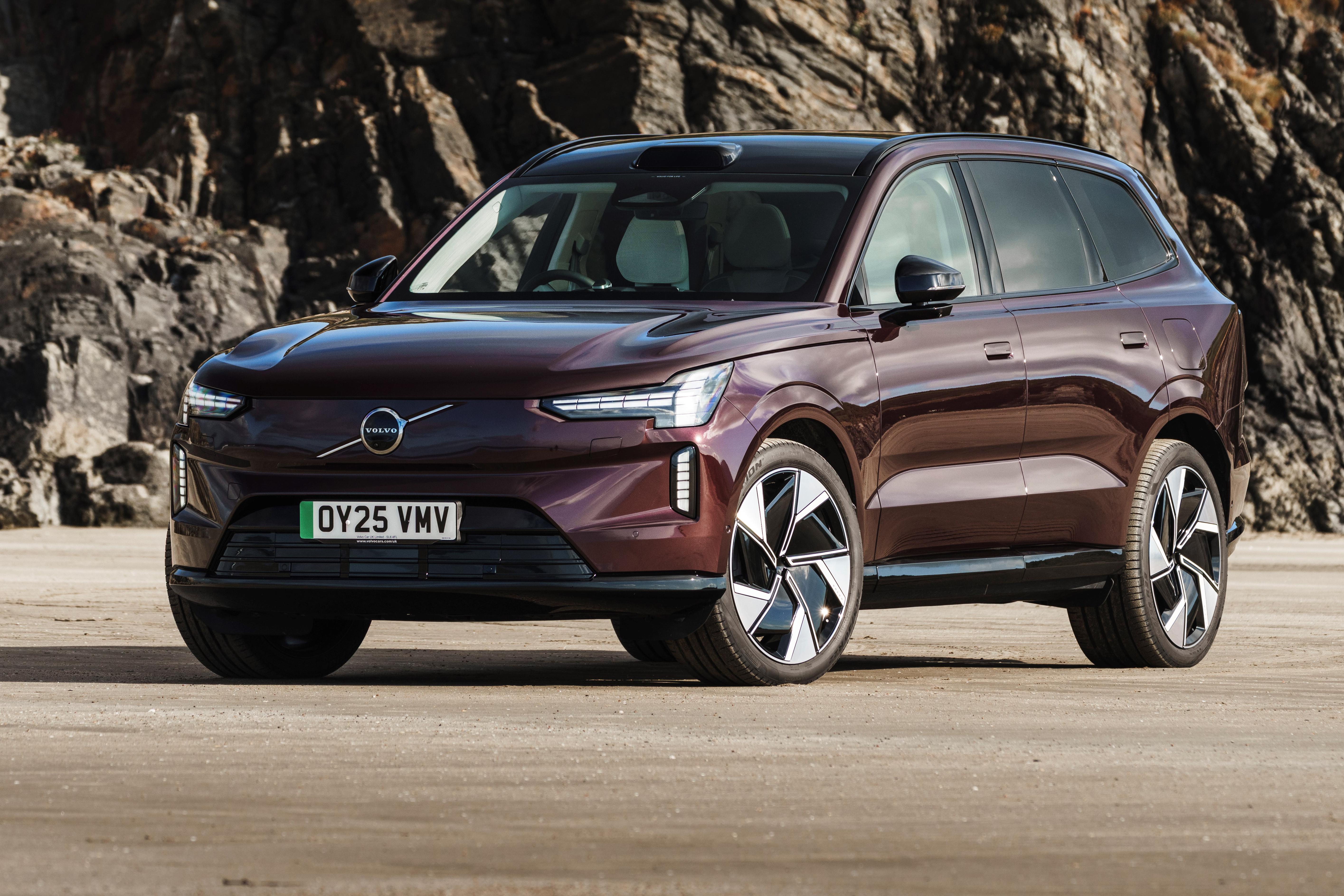 Volvo EX90.jpg