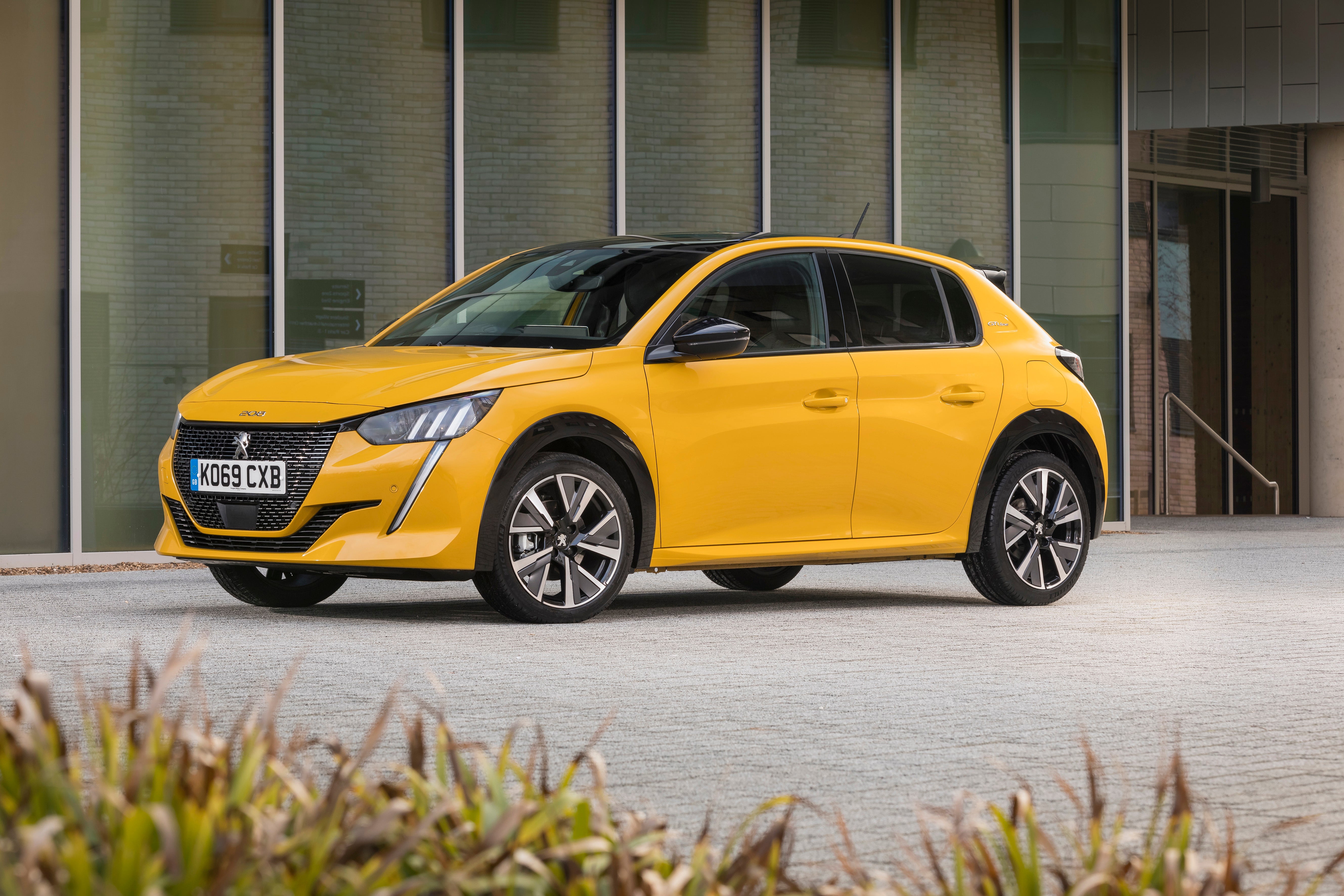 Peugeot 208 (8).jpg
