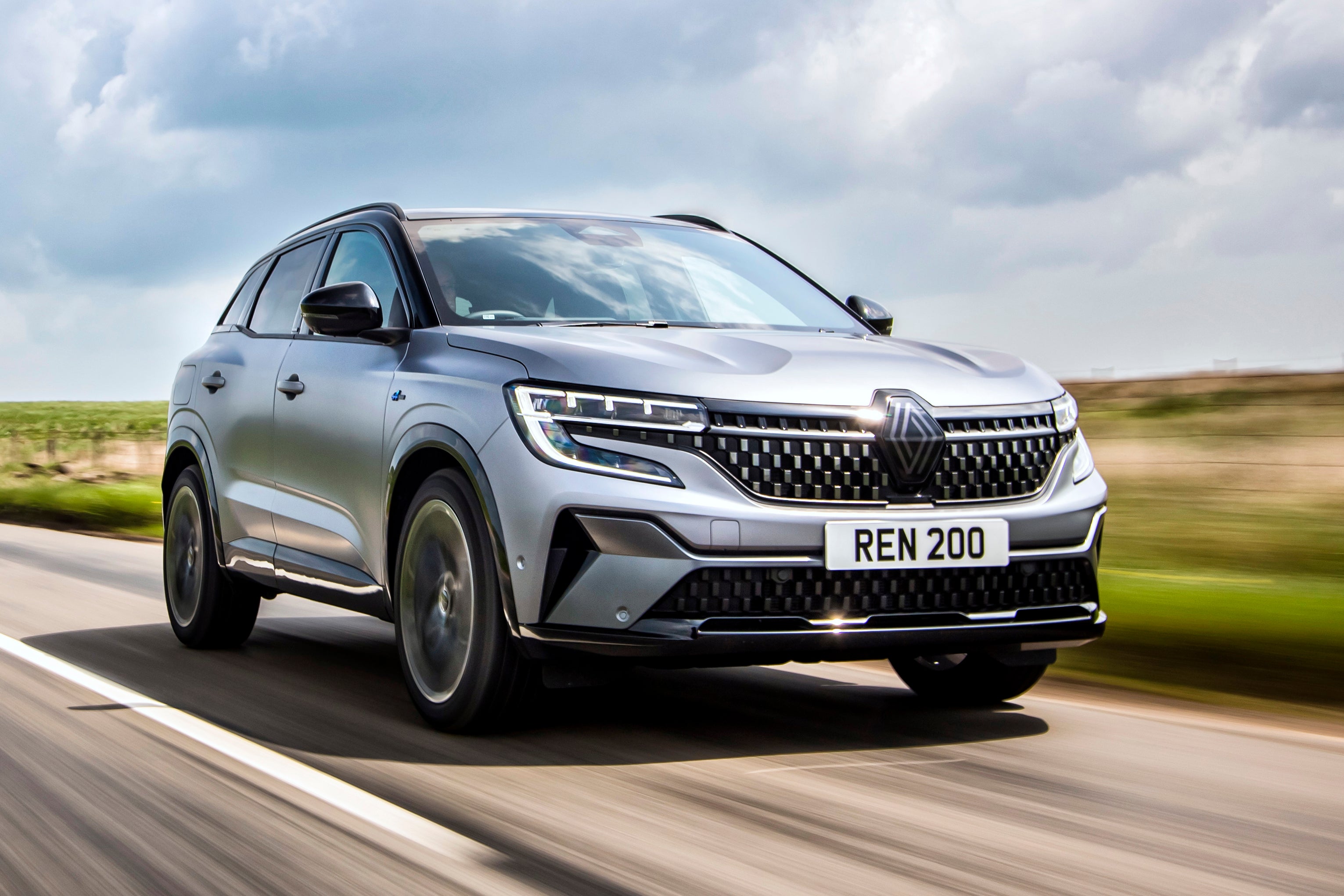 Main listing image - Renault Austral Review 2026: Price, specs, mpg & boot space