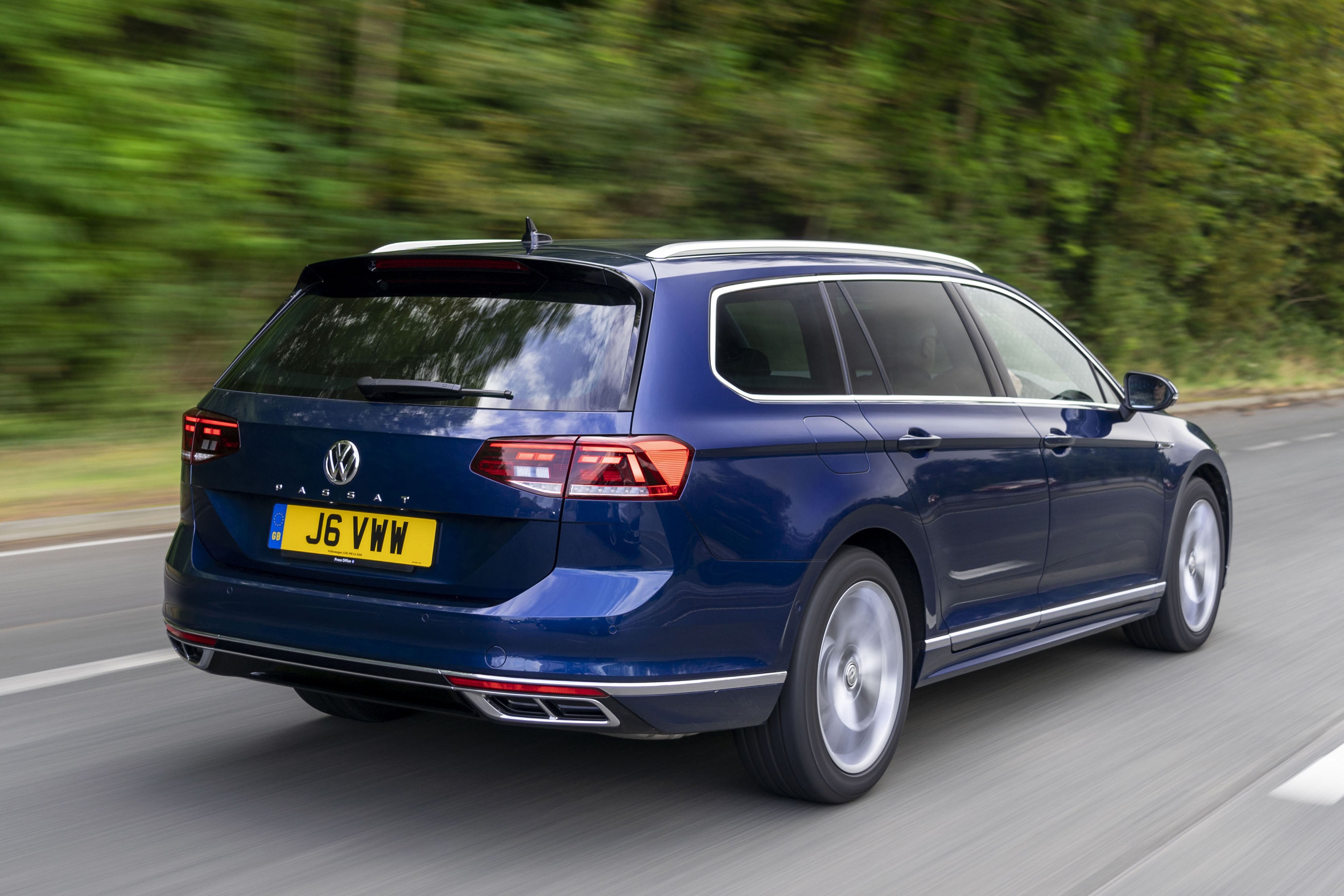 Main listing image - Volkswagen Passat Estate (2015-2023) Review: Used prices, specs & boot space