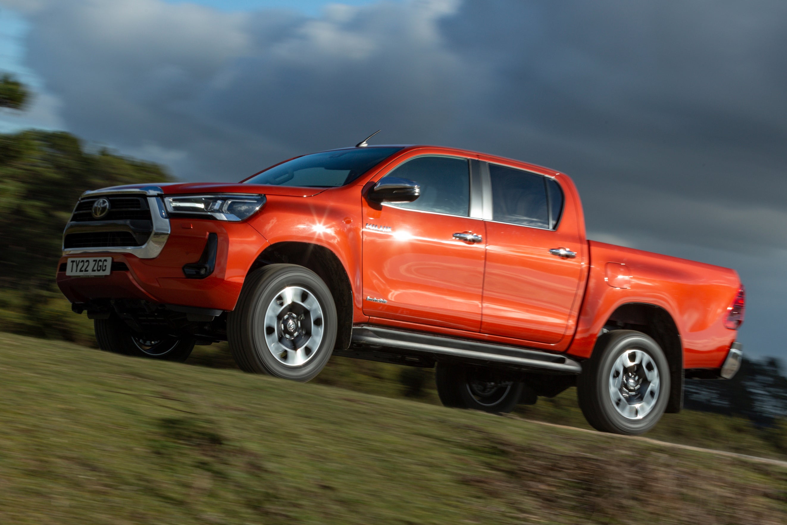 Toyota_Hilux_12.jpg