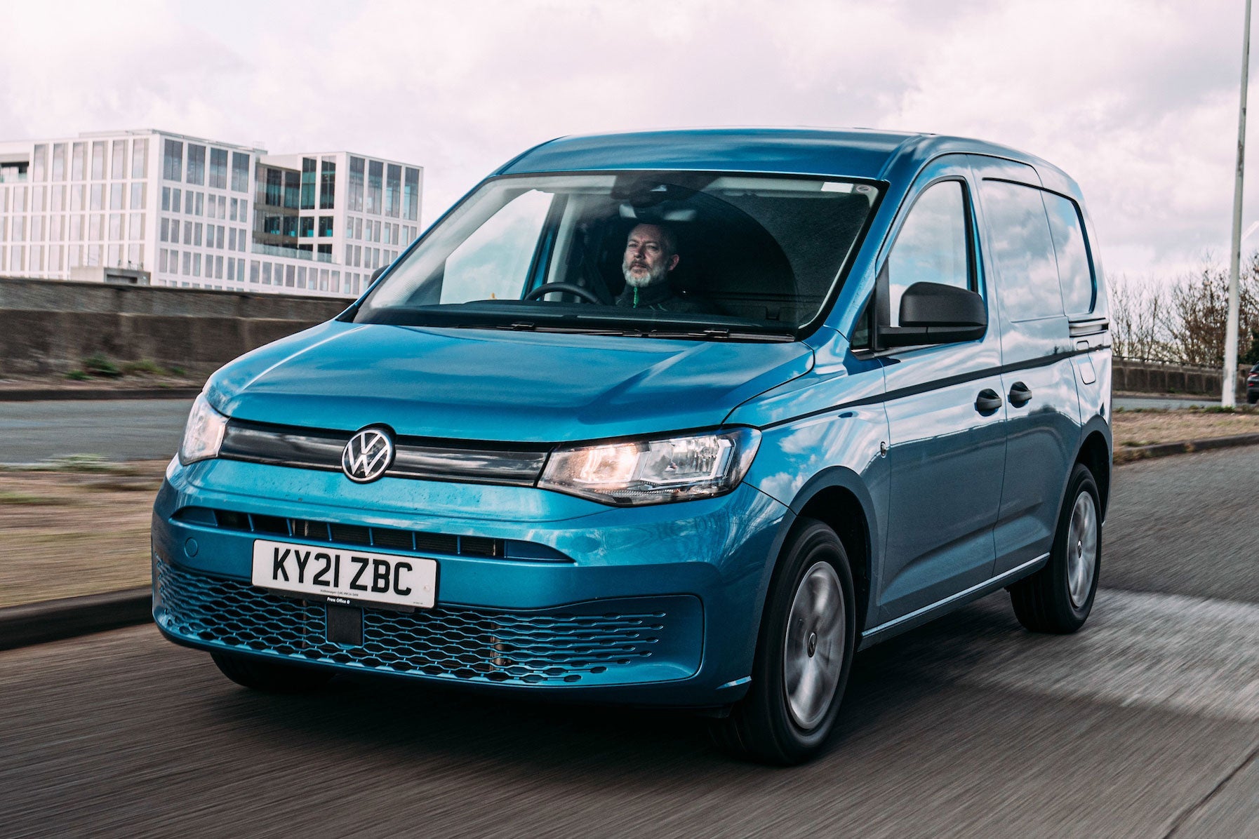 Volkswagen Caddy Cargo (1).jpg