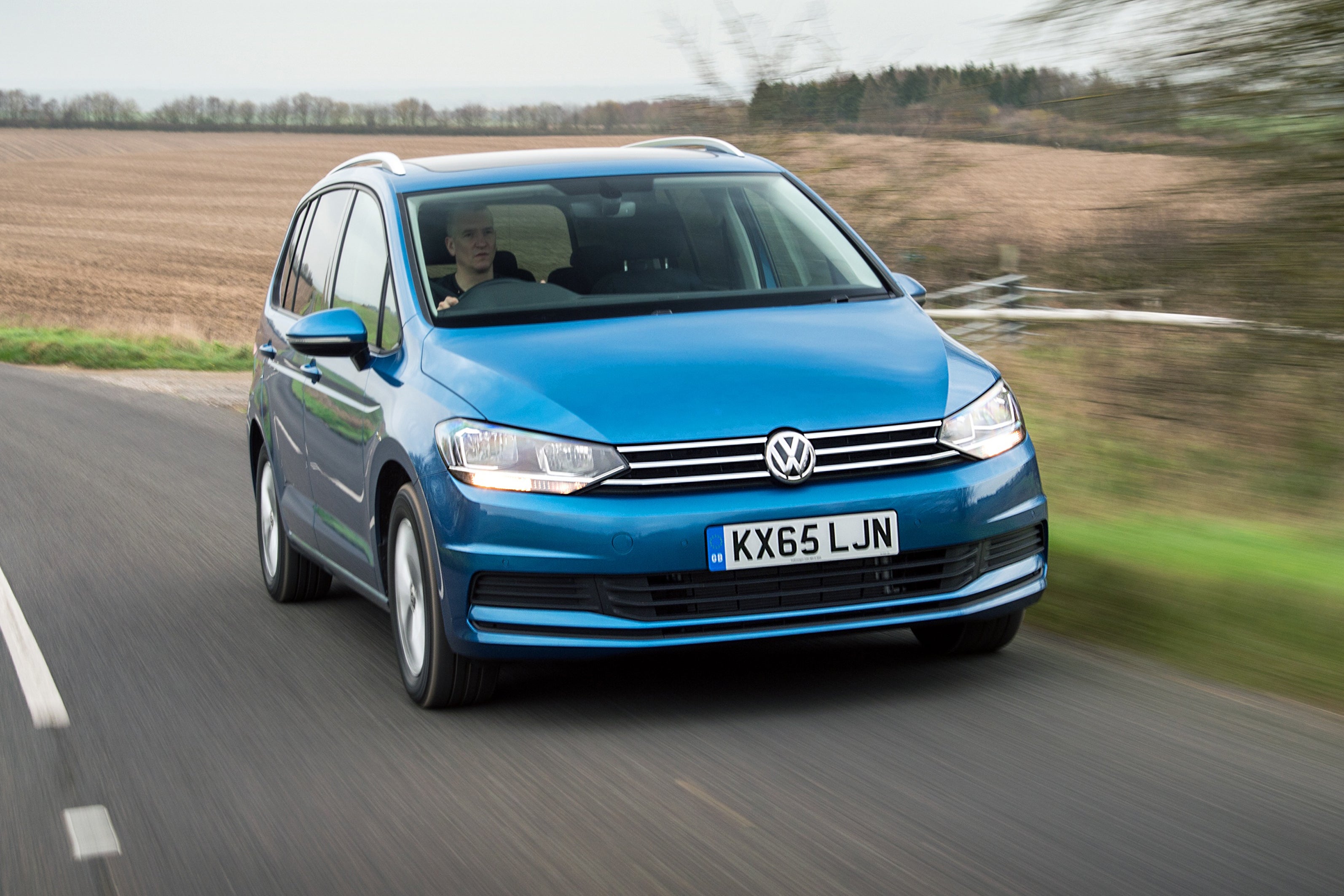 Volkswagen Touran (6).jpg