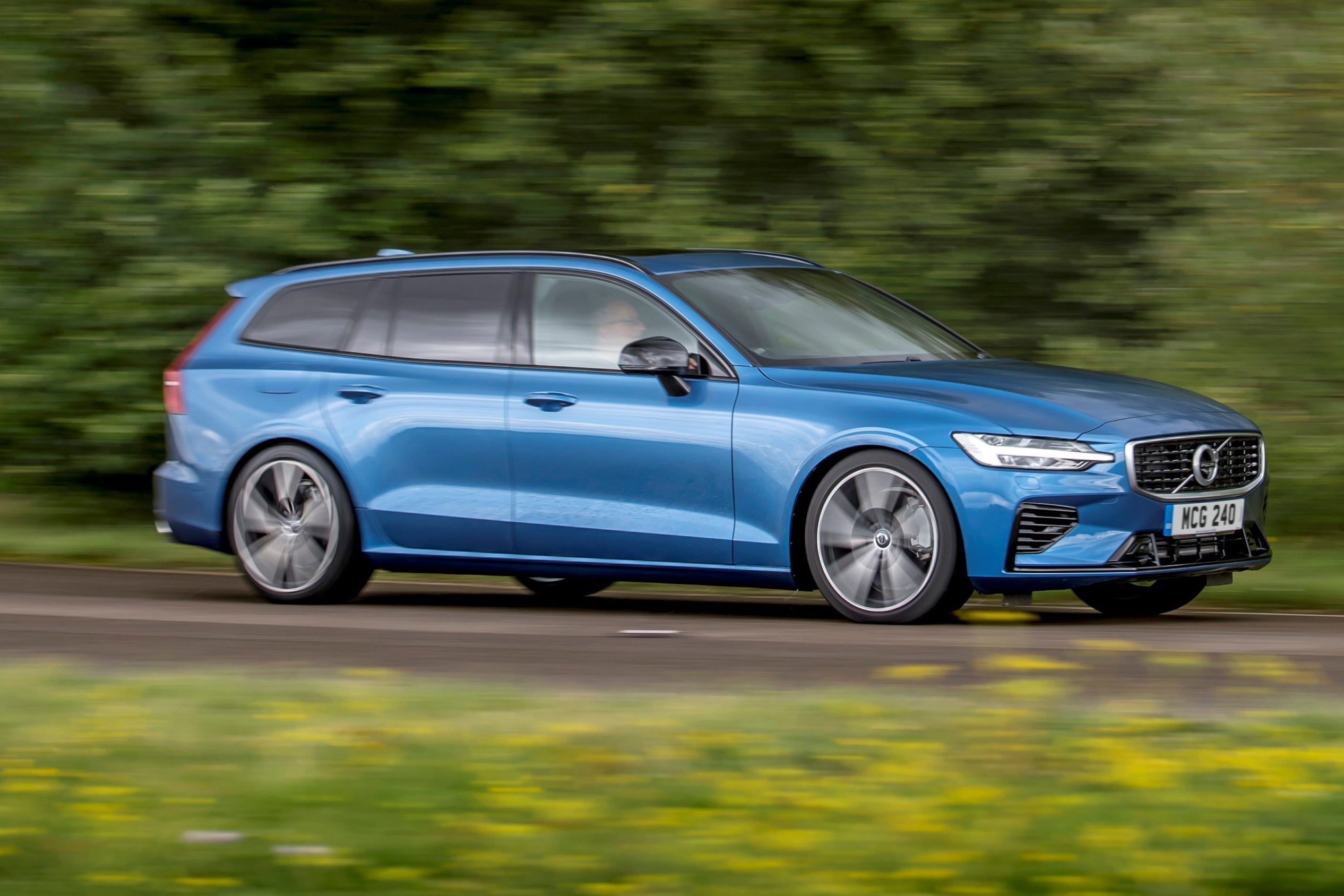 Volvo V60 (1).jpg