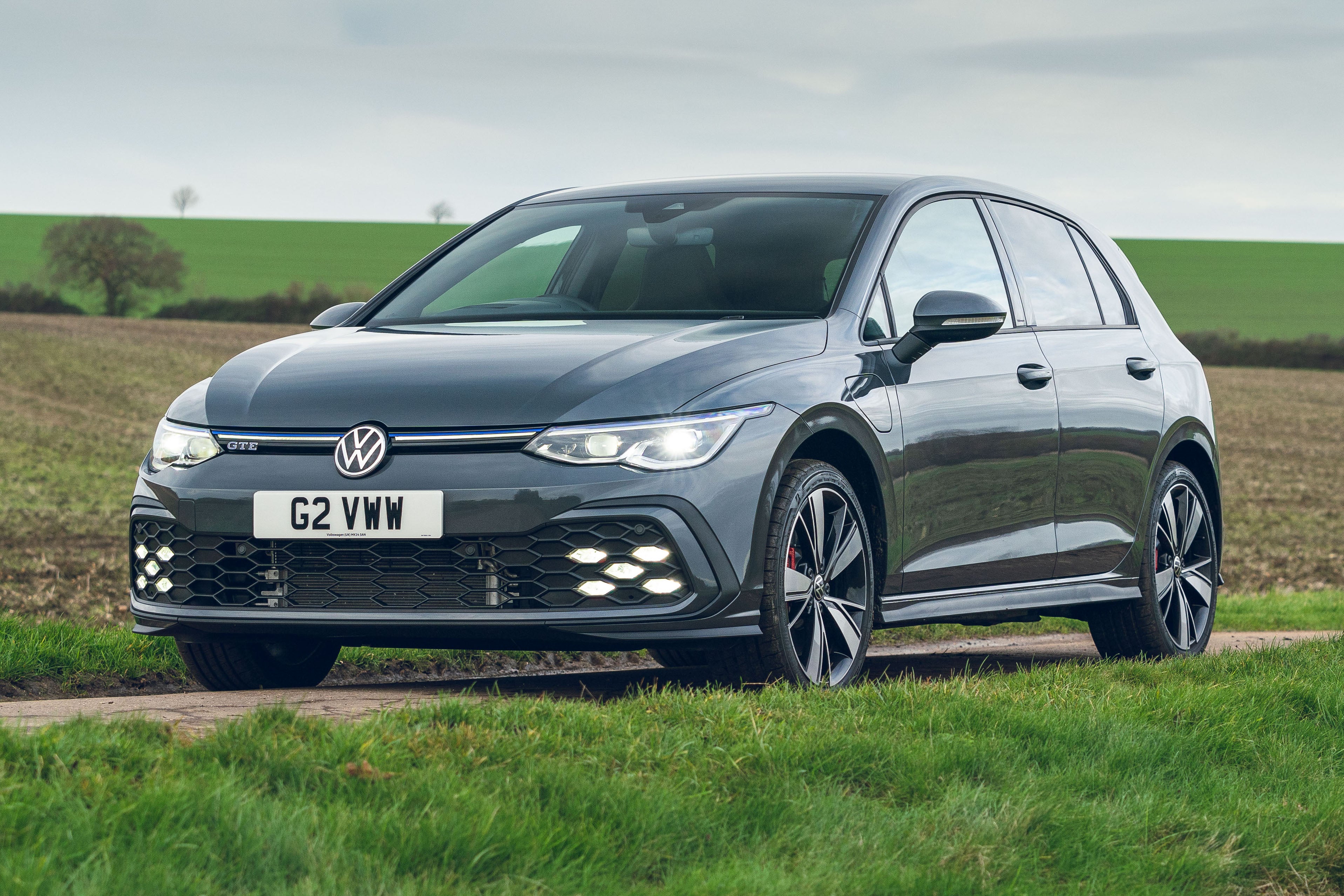 VW_Golf_GTE_6.jpg