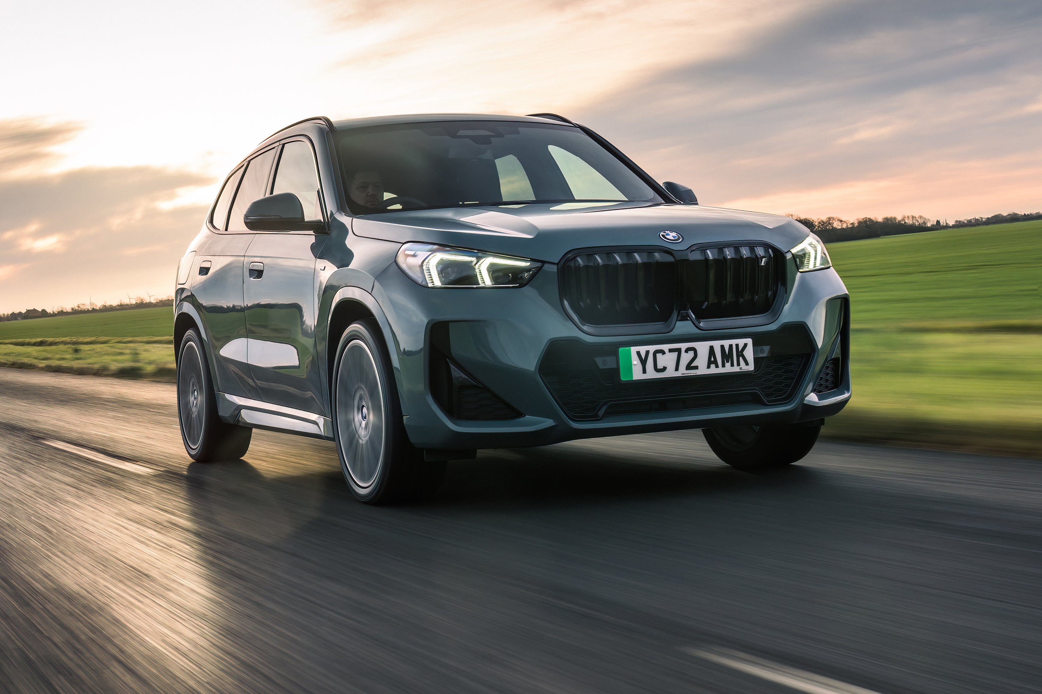 BMW iX1