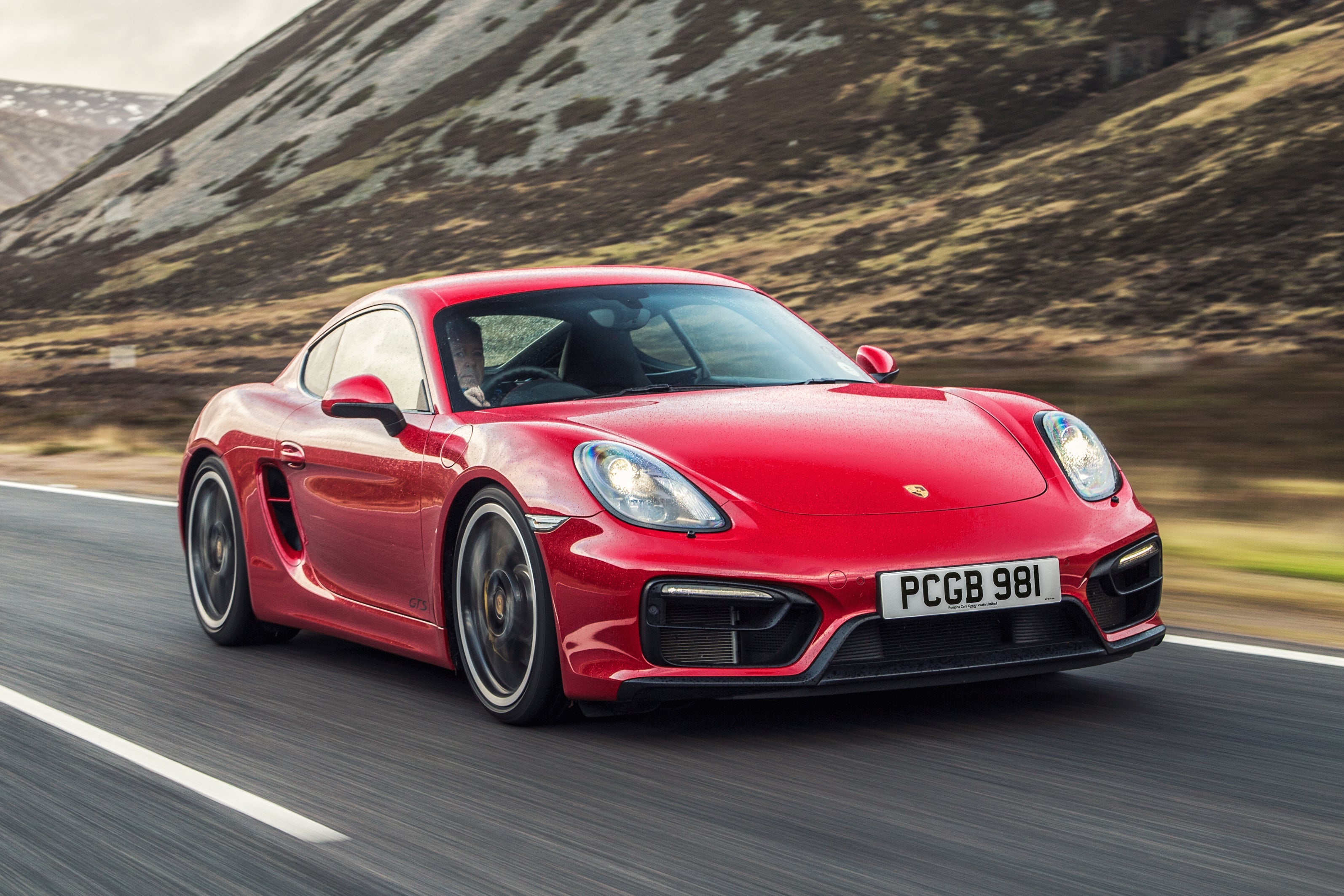 Porsche Cayman (1).jpg