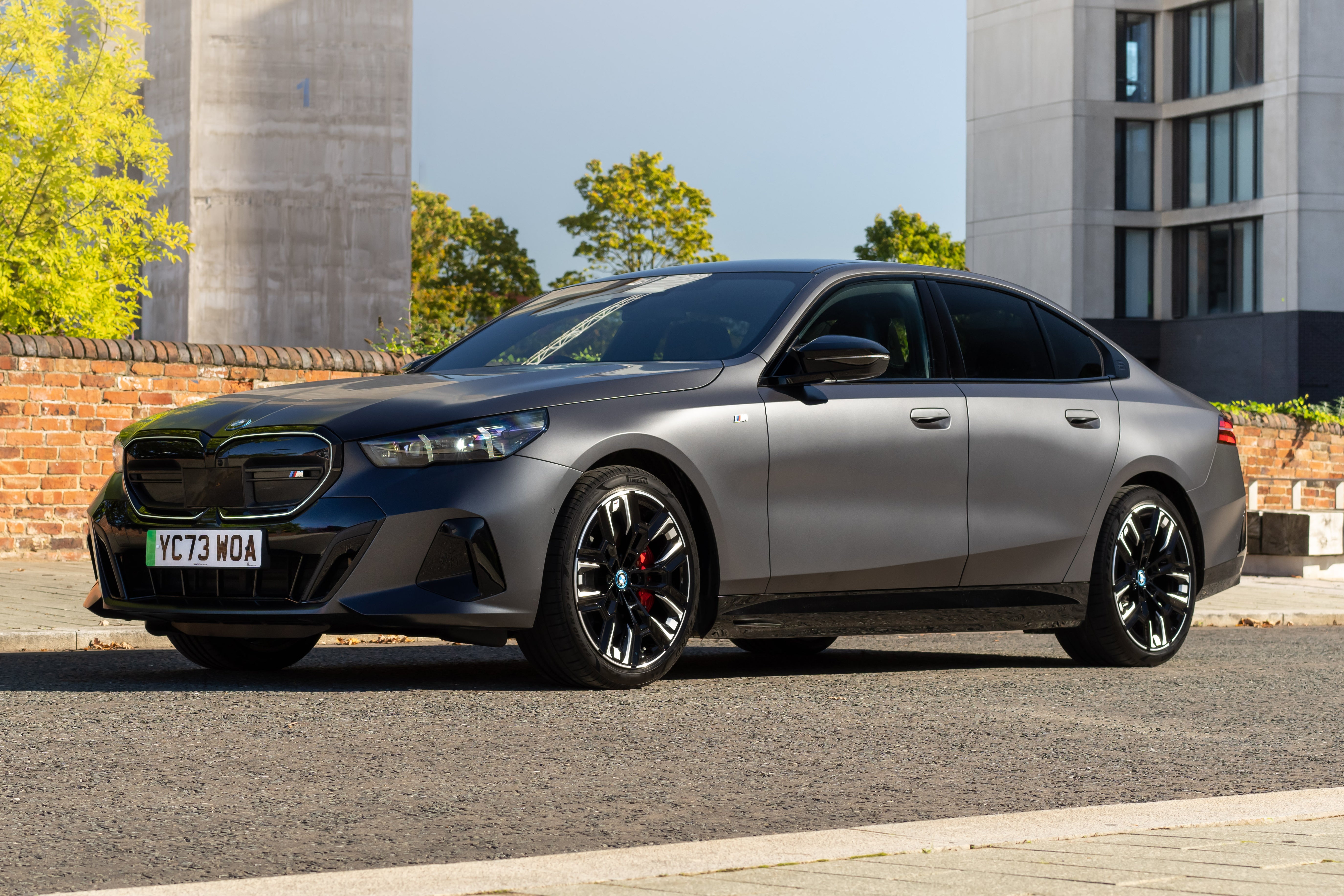 BMW_i5_5.jpg