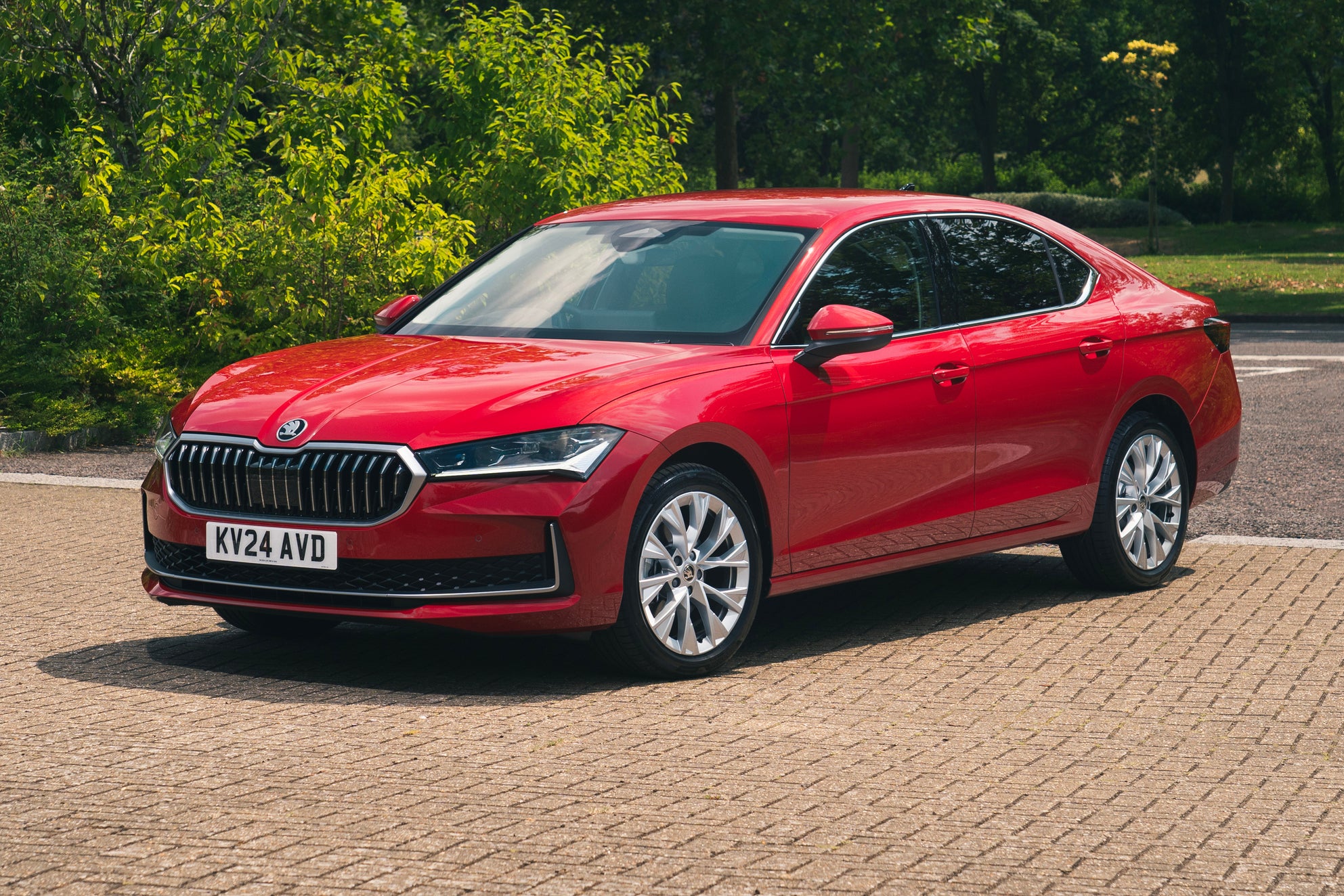 Skoda_Superb_10.jpg