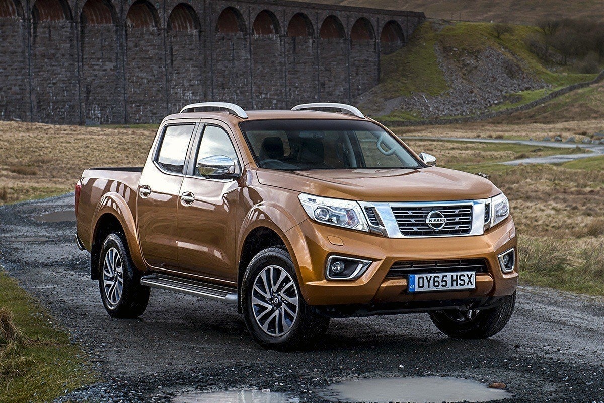Nissan Navara (1).jpg