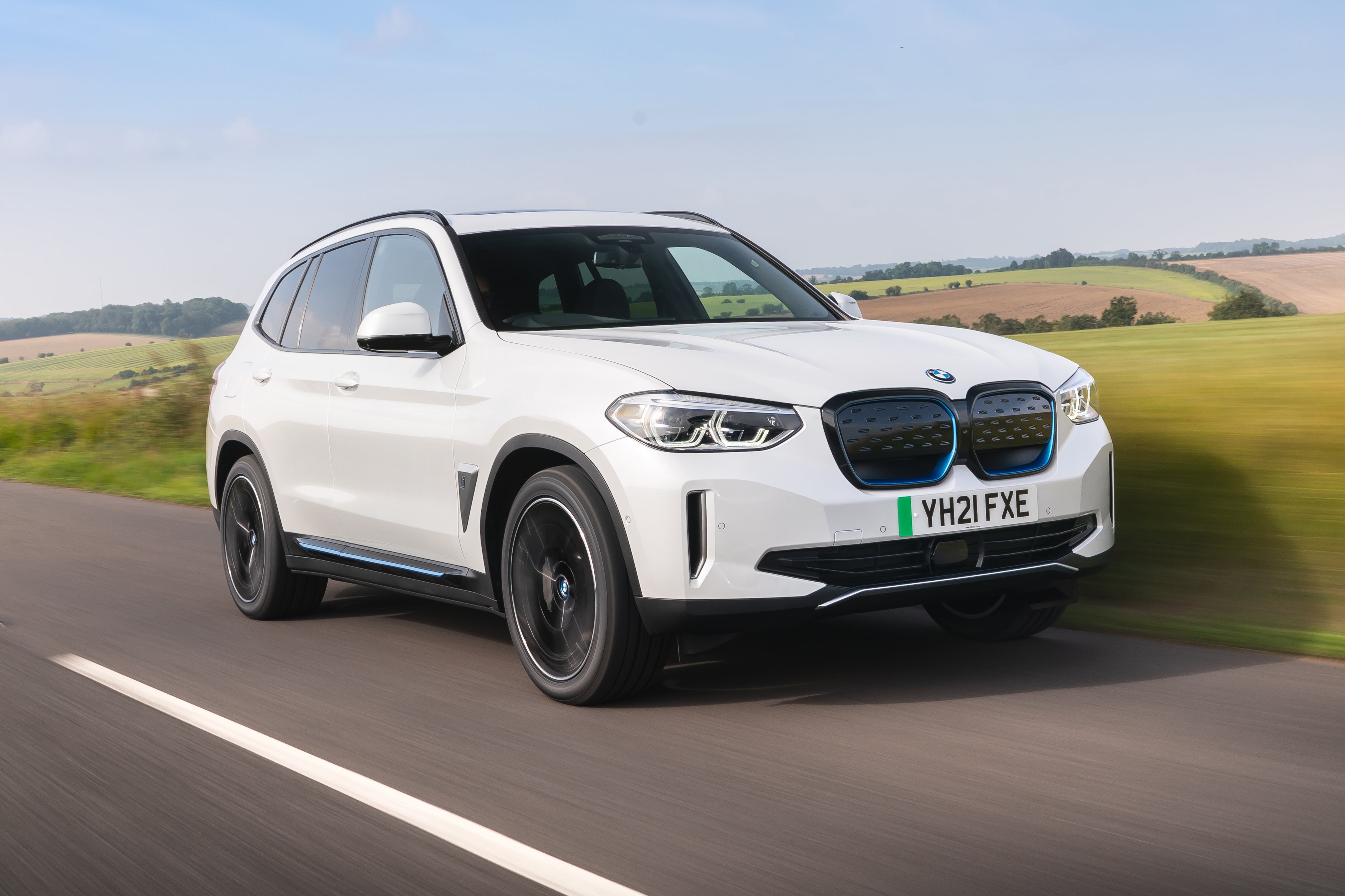 BMW iX3  (12).jpg