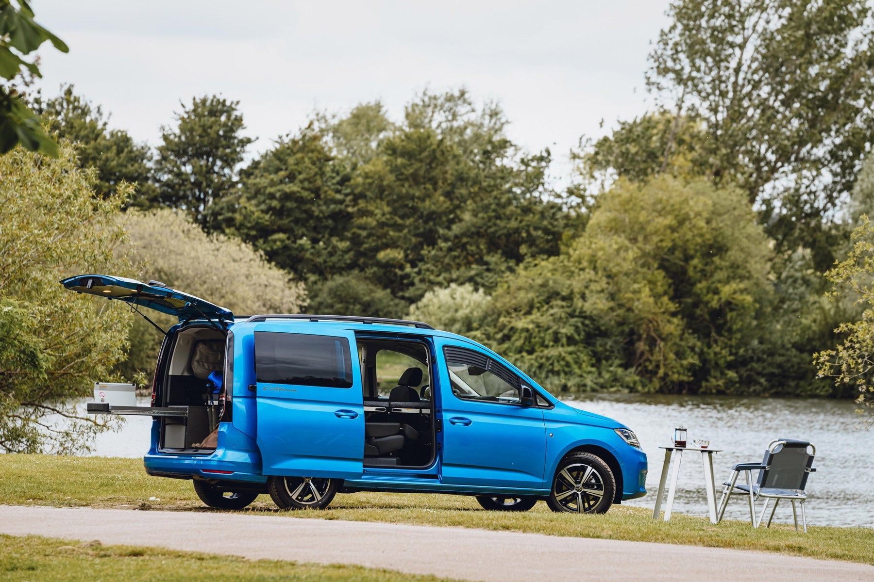 Volkswagen Caddy California (2).jpg