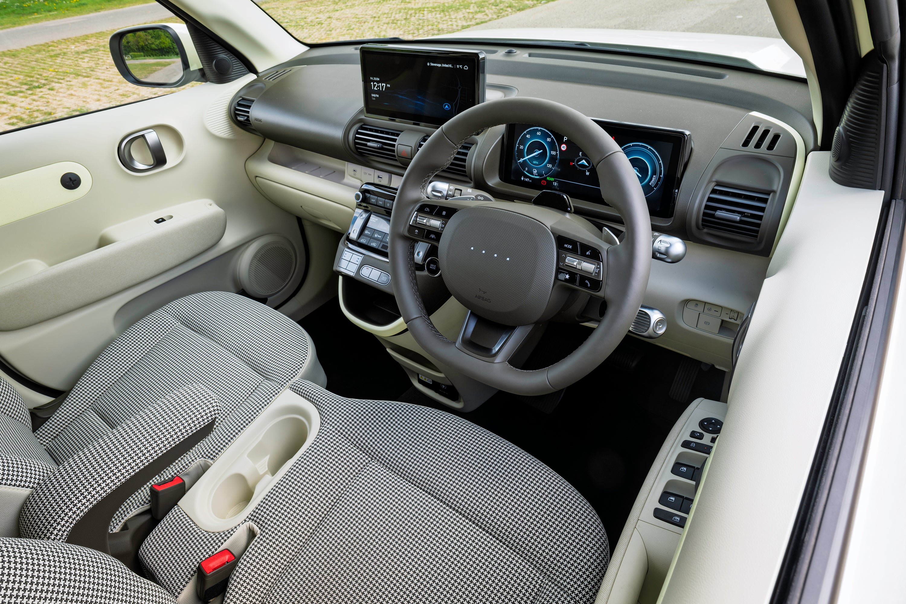 hyundai-uk-inster-0525-144.jpg