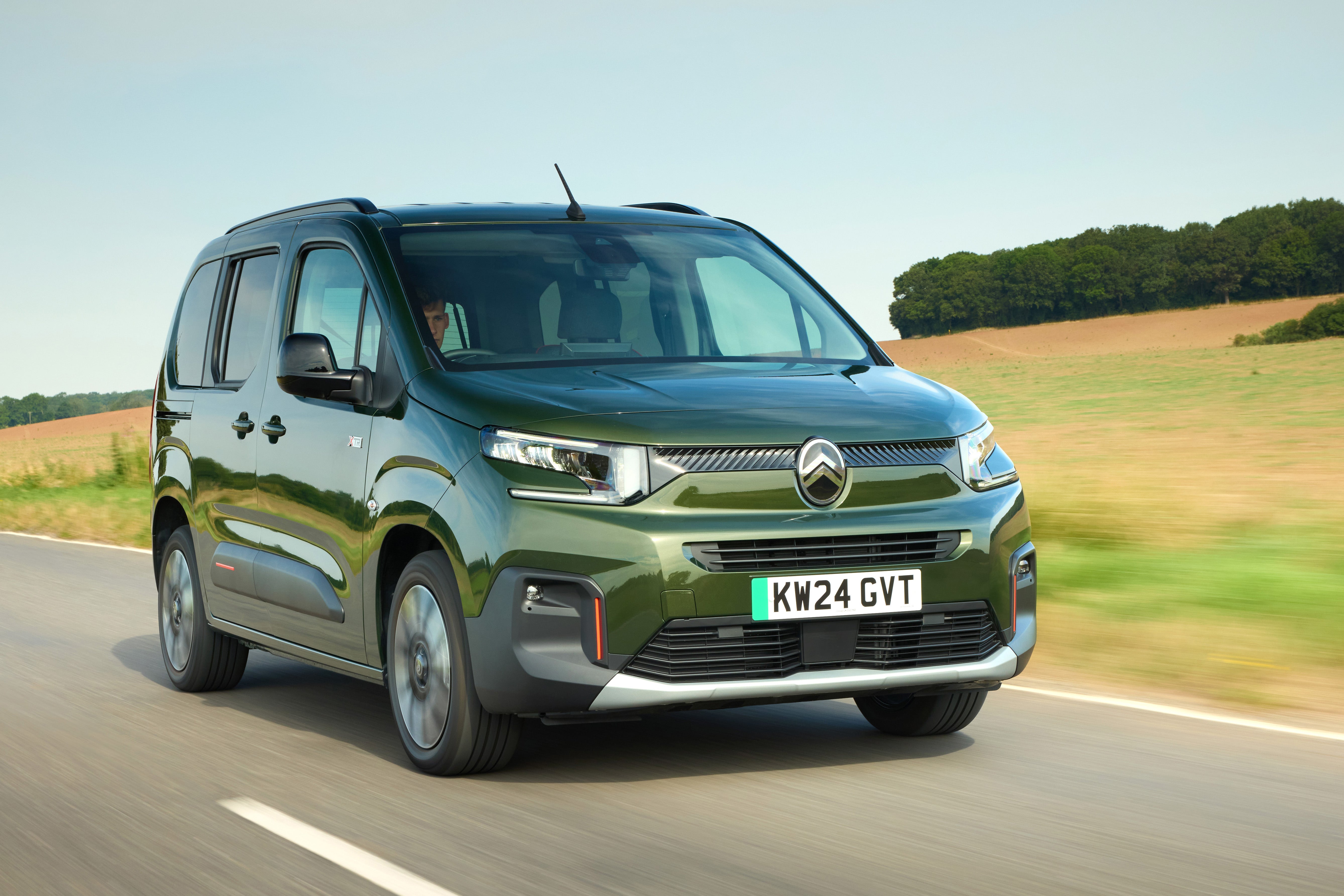 E-Berlingo_UK_2024_EXT3.jpg