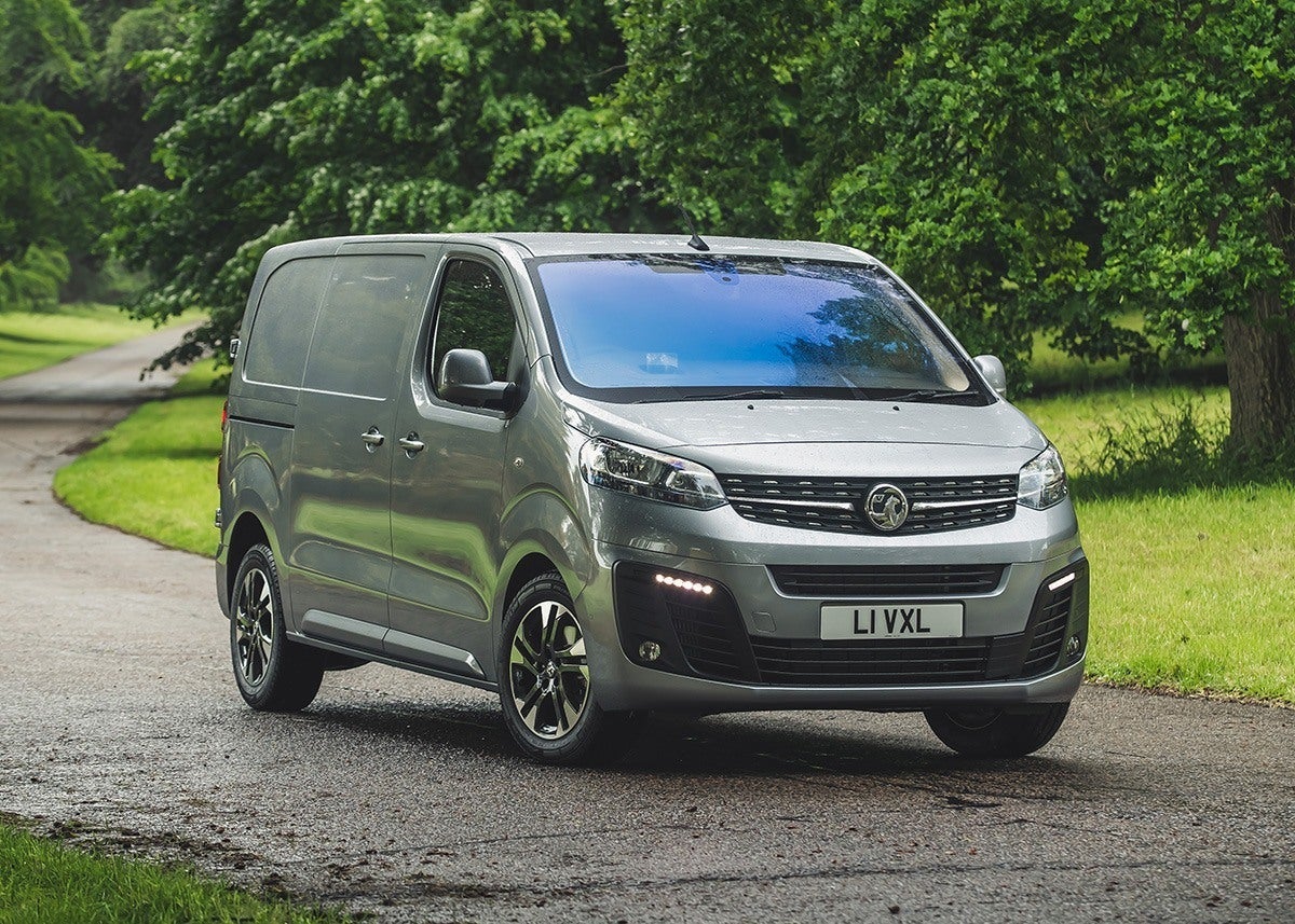 Vauxhall Vivaro 1.jpg