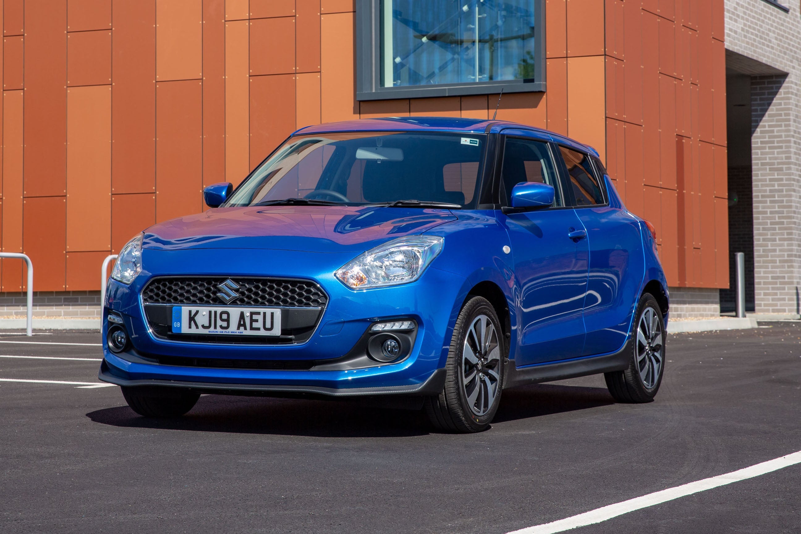 Suzuki Swift (3).jpg
