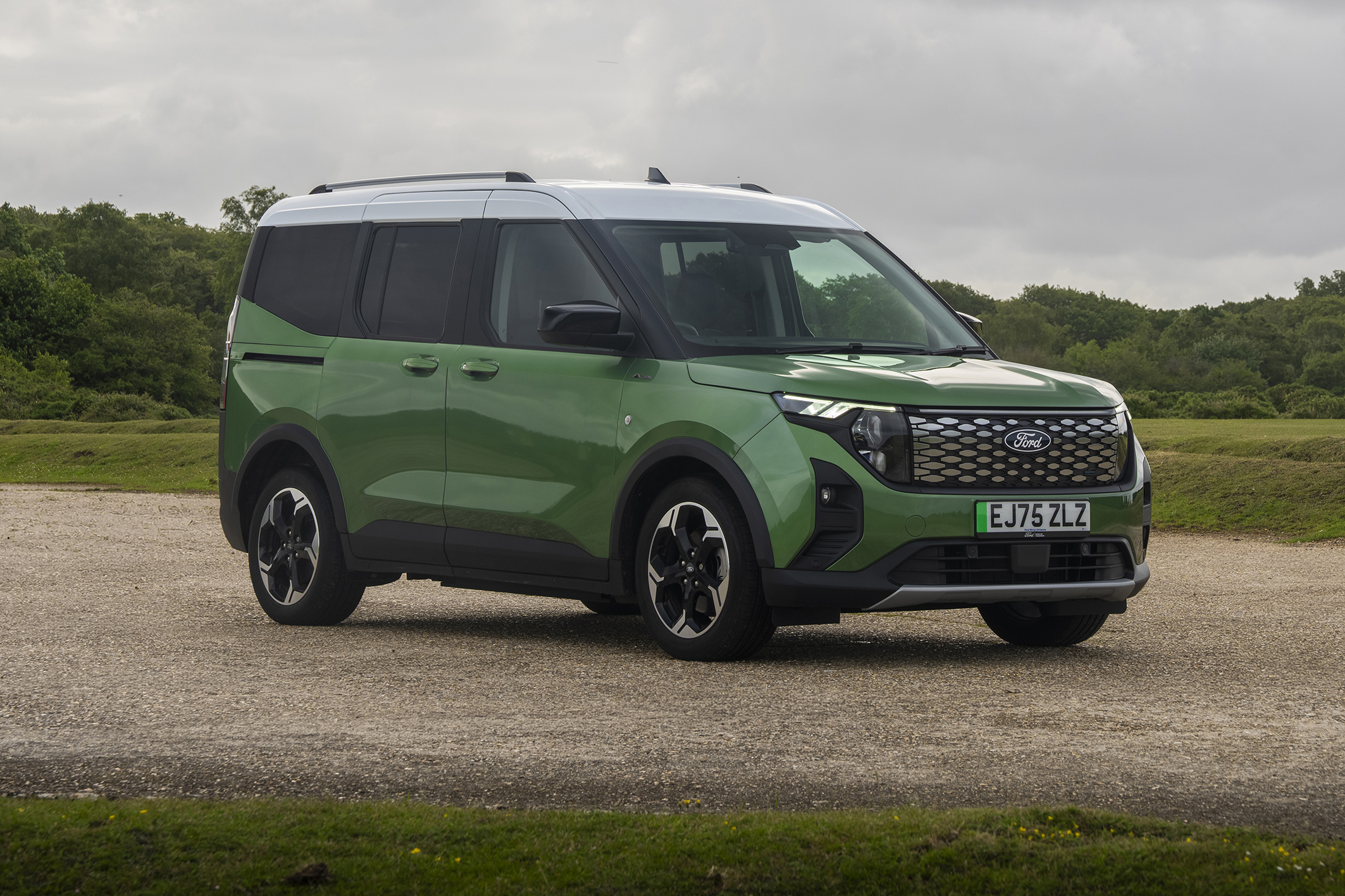Ford E Tourneo Courier.jpg