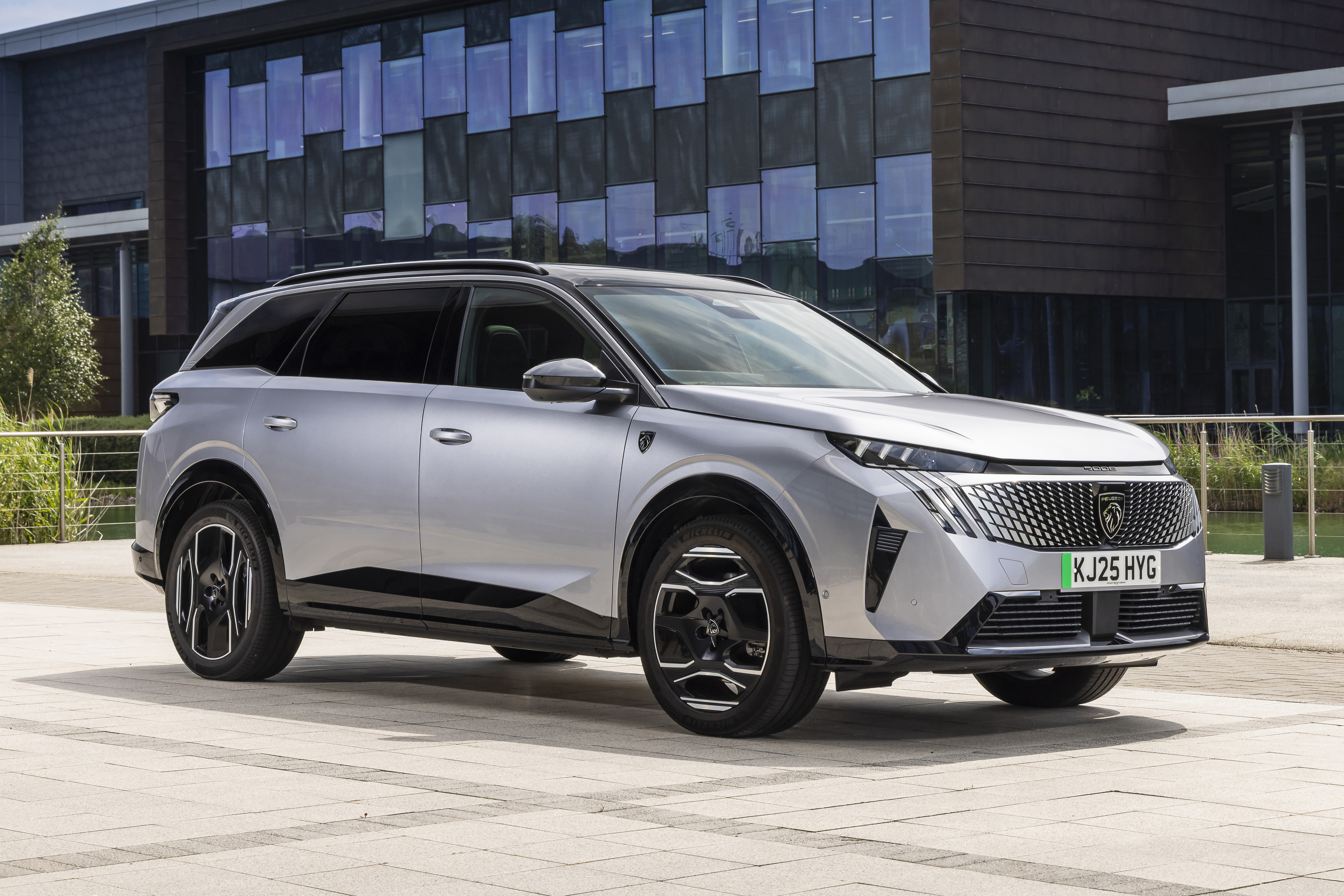 Peugeot 5008.jpg