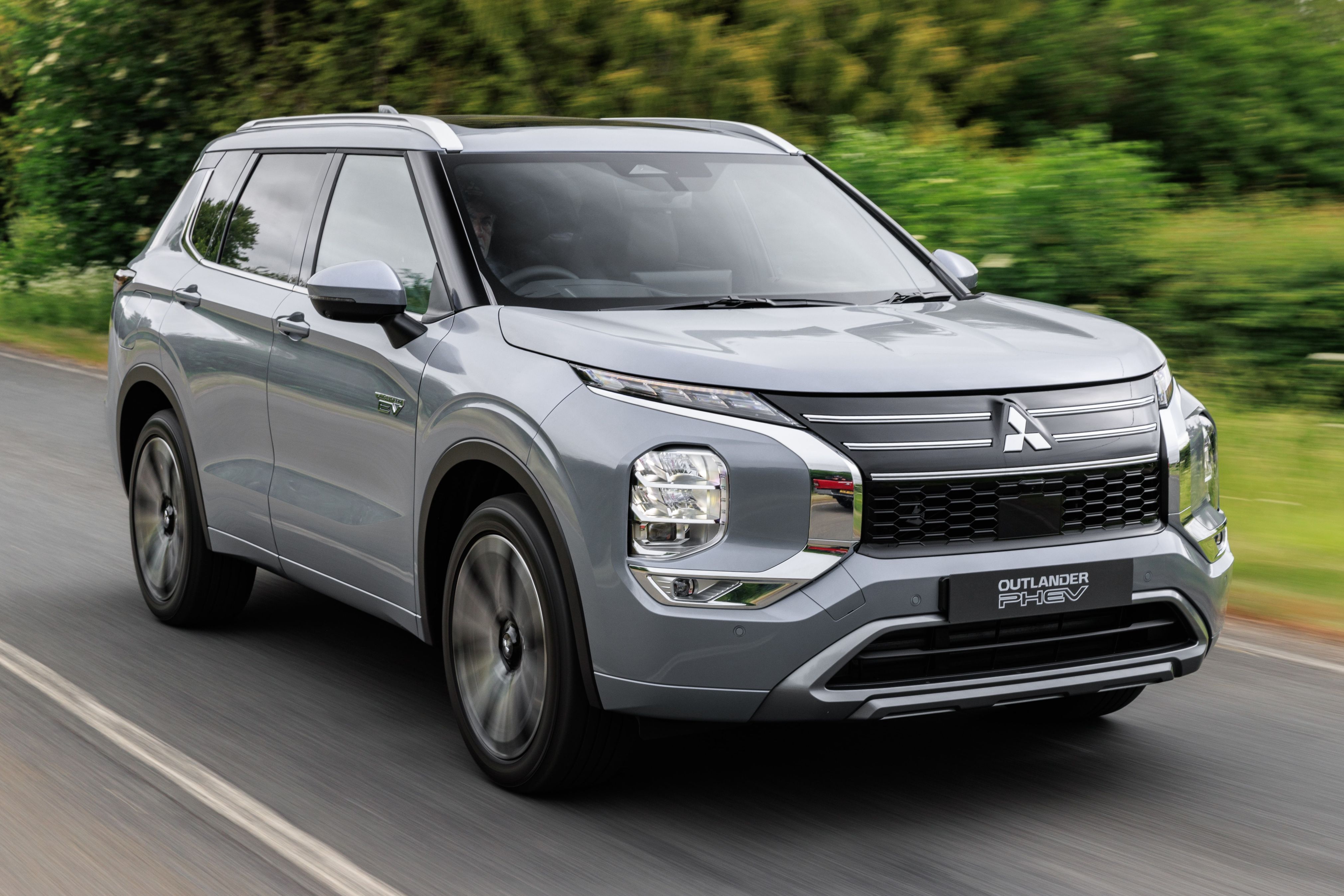 Mitsubishi Outlander PHEV 2026 001