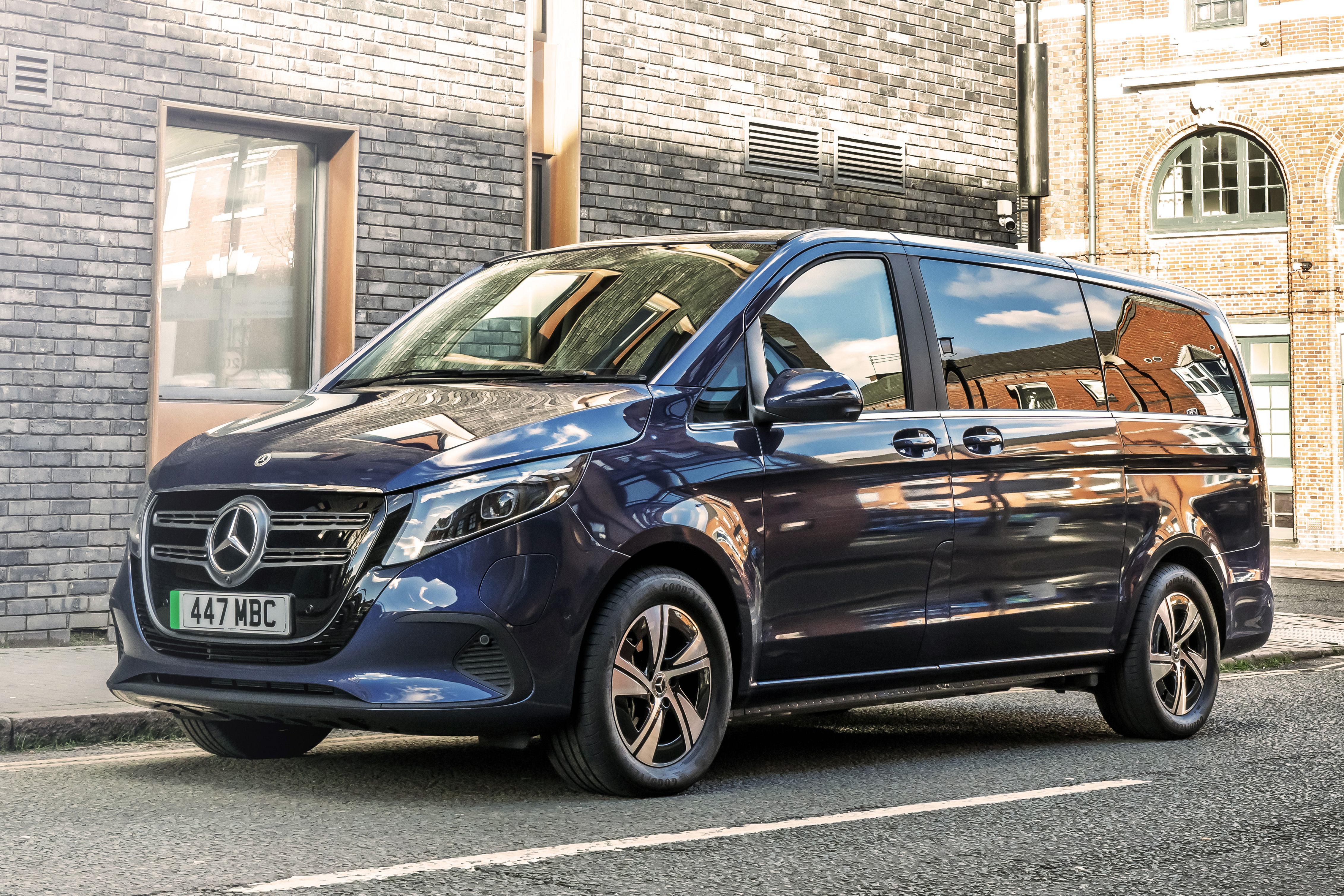 Mercedes EQV.jpg