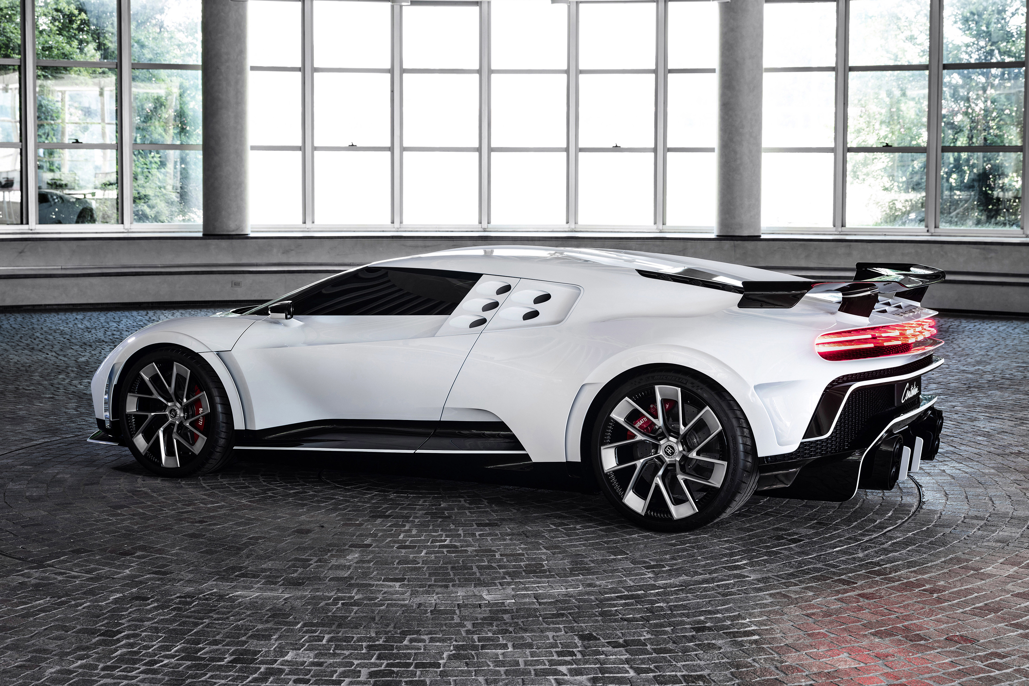 Bugatti Centodieci.jpg