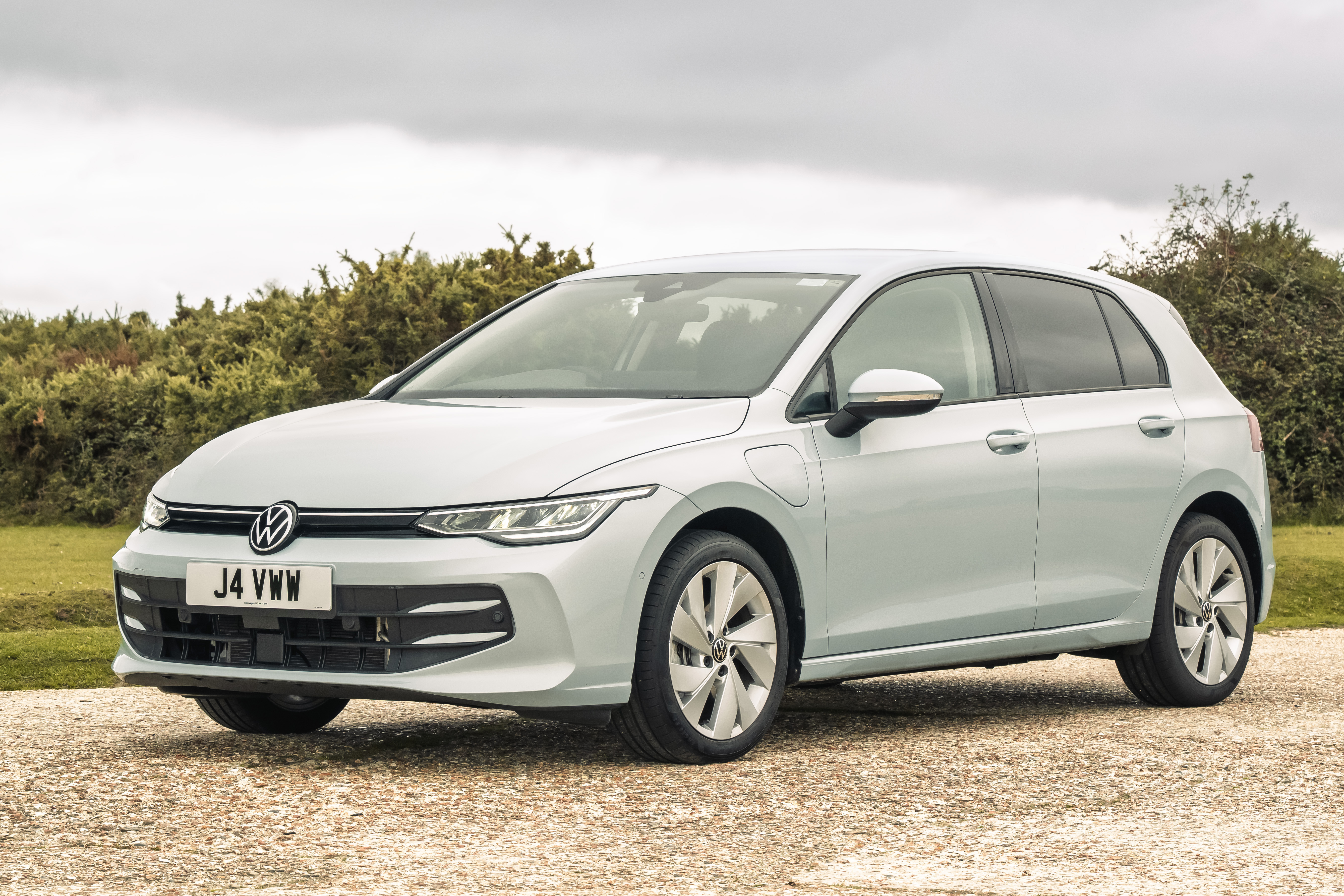 VW Golf Hybrid (2).jpg