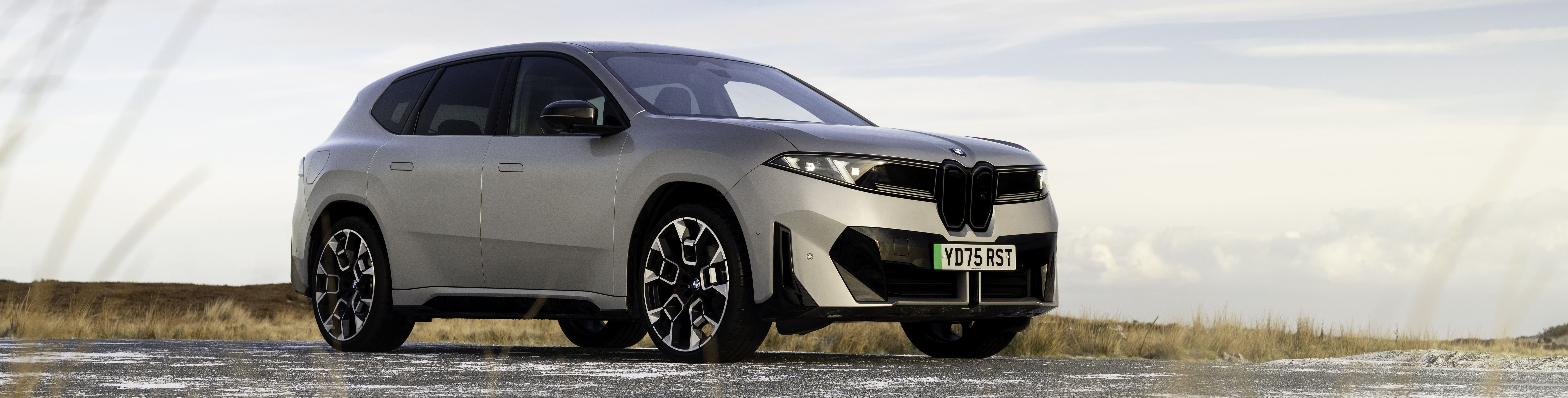 BMW iX3 50 xDrive M hero.jpg