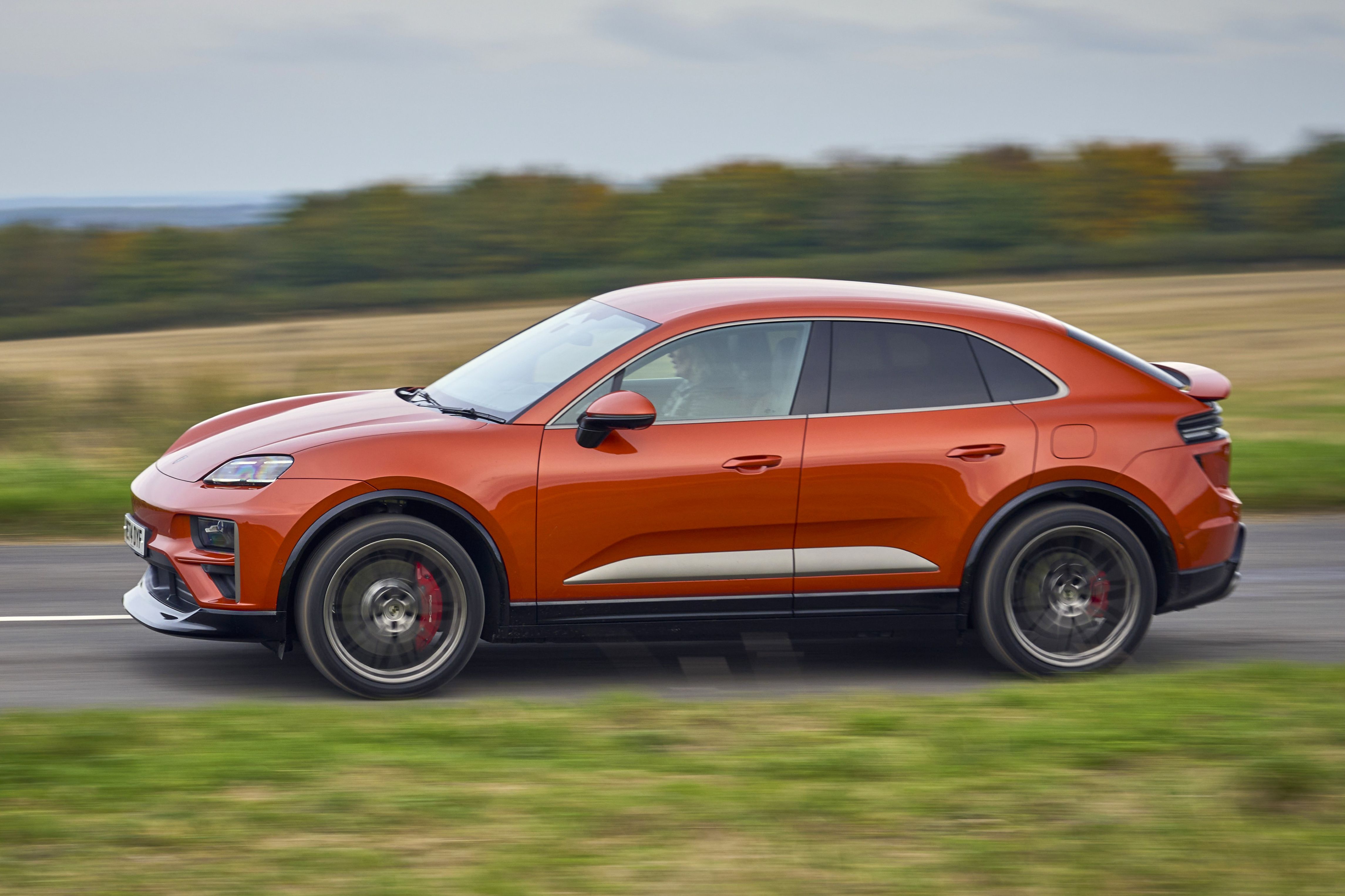 Porsche_Macan_Electric_2025_001.jpg