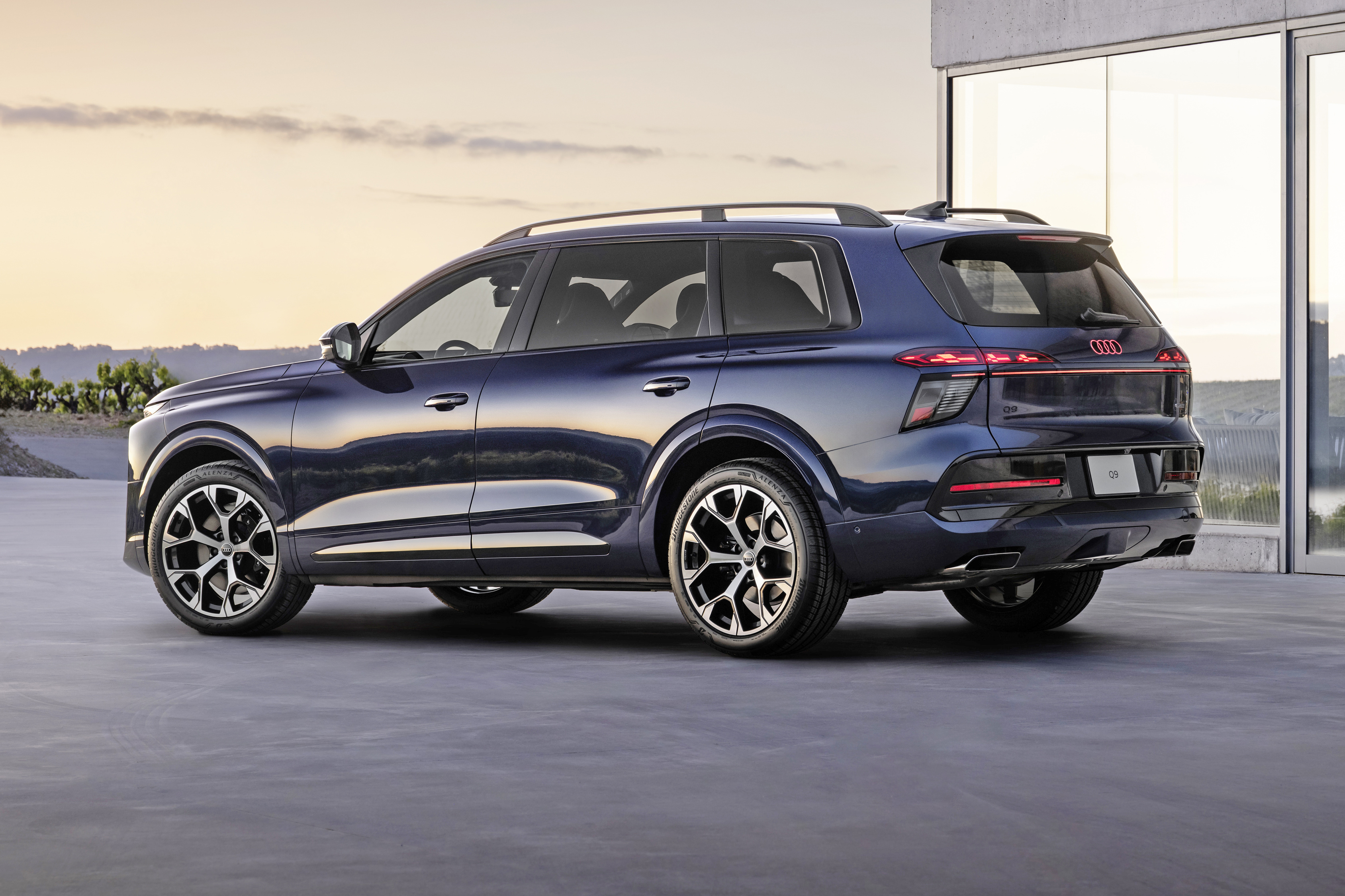 Audi Q9 (5)