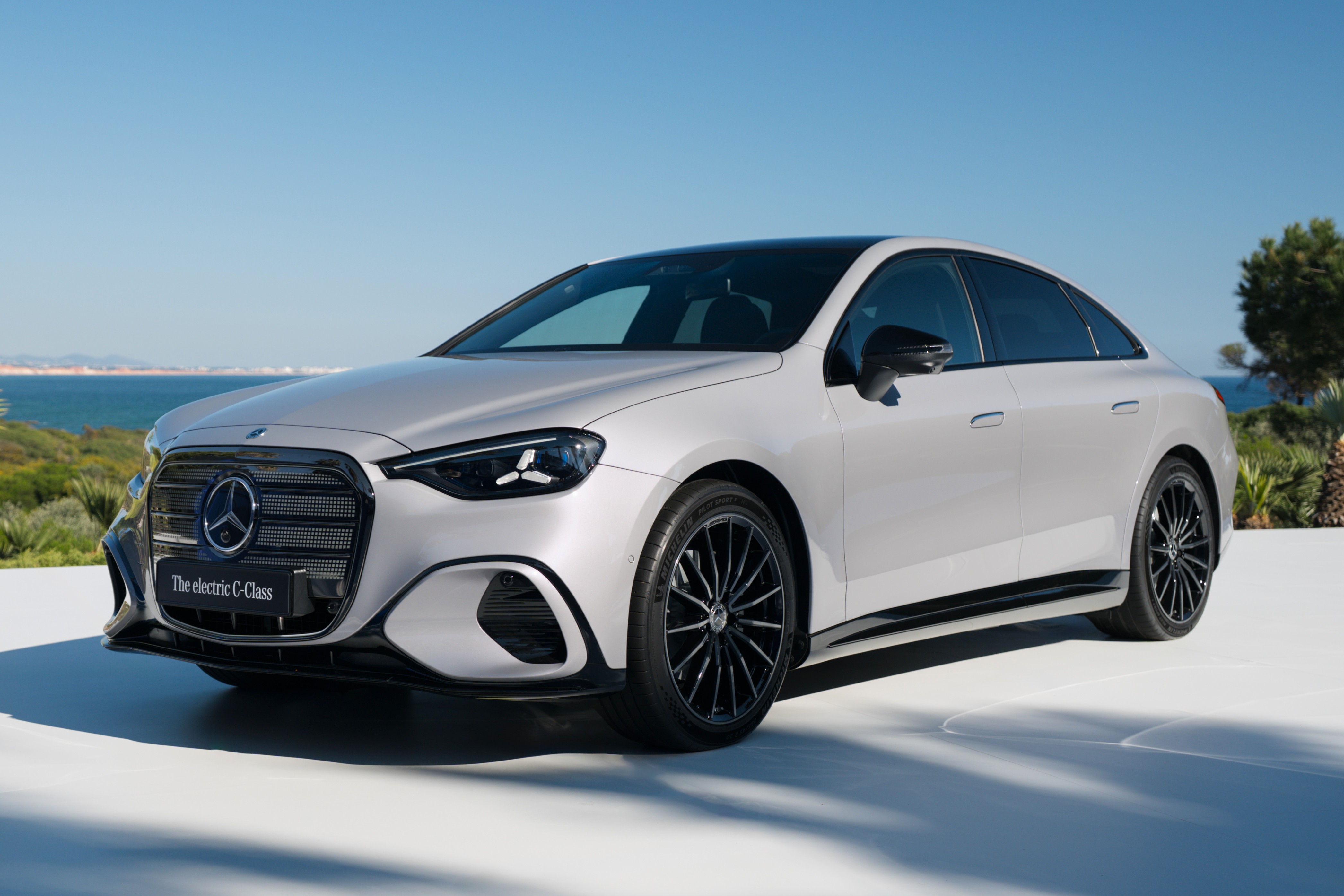 Mercedes_Benz_C_Class_Electric_2026_001.jpg
